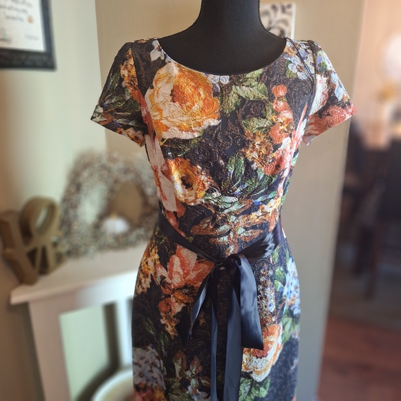 Gorgeous Floral Maxi Dress with Satin Belt Sash Accent Sz S - Picture 11 of 16